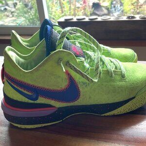 8.5 Men's Nike Zoom Lebron Basketball Shoes